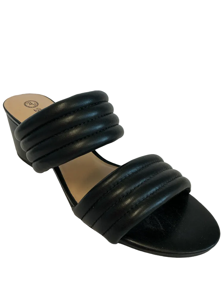 Bella Vita Shoe Size 10 Black Sandals