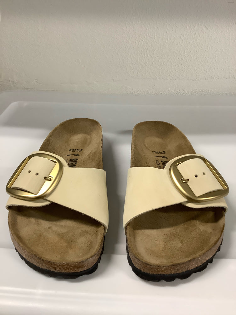 Birkenstock Shoe Size 6.5 Cream Sandals