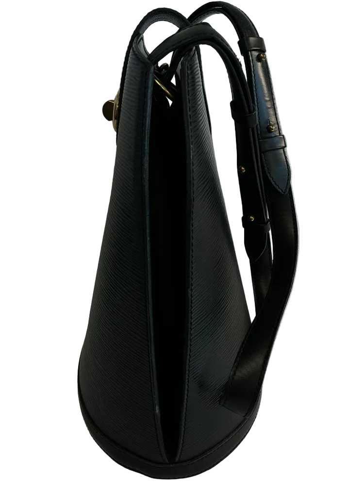Louis Vuitton Black Cluny Handbags