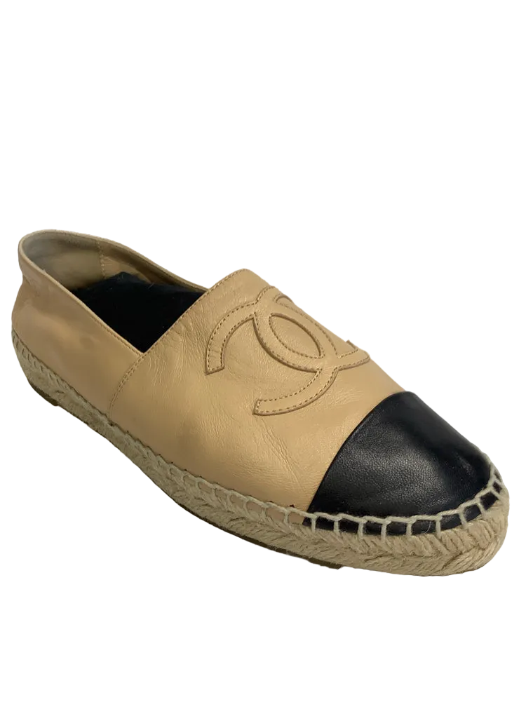 Chanel Shoe Size 8.5 Tan & Black Flats