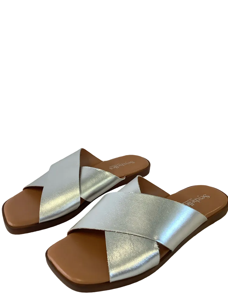 Seychelles Shoe Size 7 Silver chai Sandals