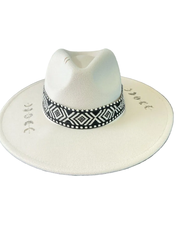 Ab.Lino Cream & Black Hat