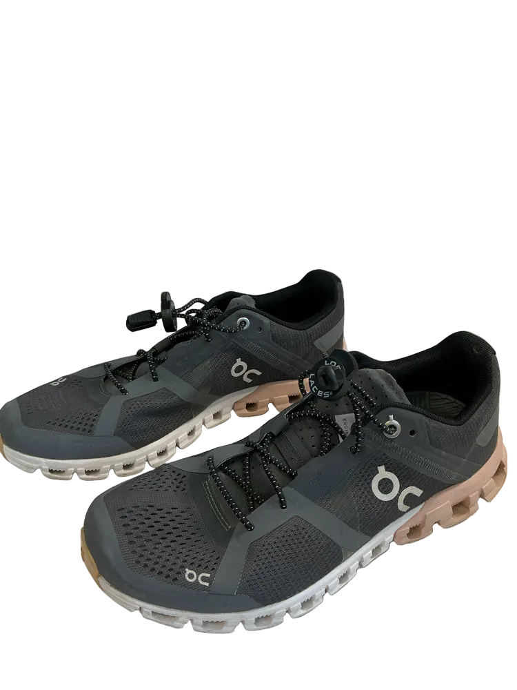 ON Shoe Size 7 Gray Sneakers