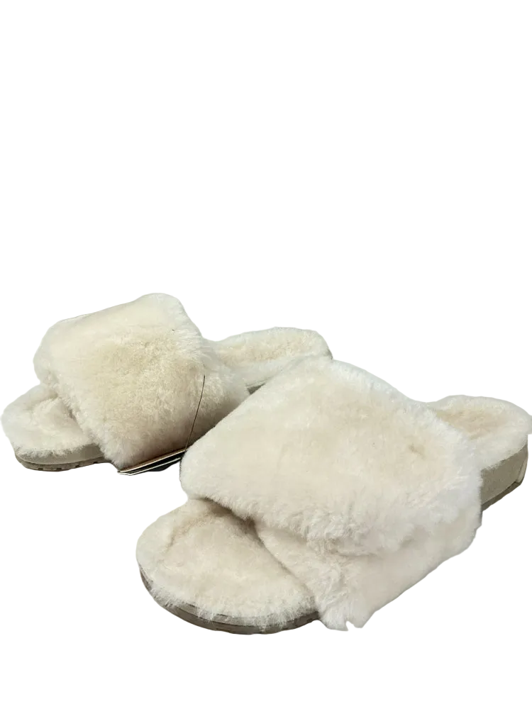 EMU Shoe Size 7 White Slides