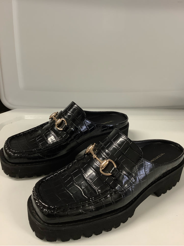 Intentionally Blank Shoe Size 7 Black Kowloon Mules