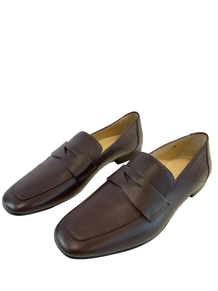 Le Monde Beryl Shoe Size 6 Brown Loafers