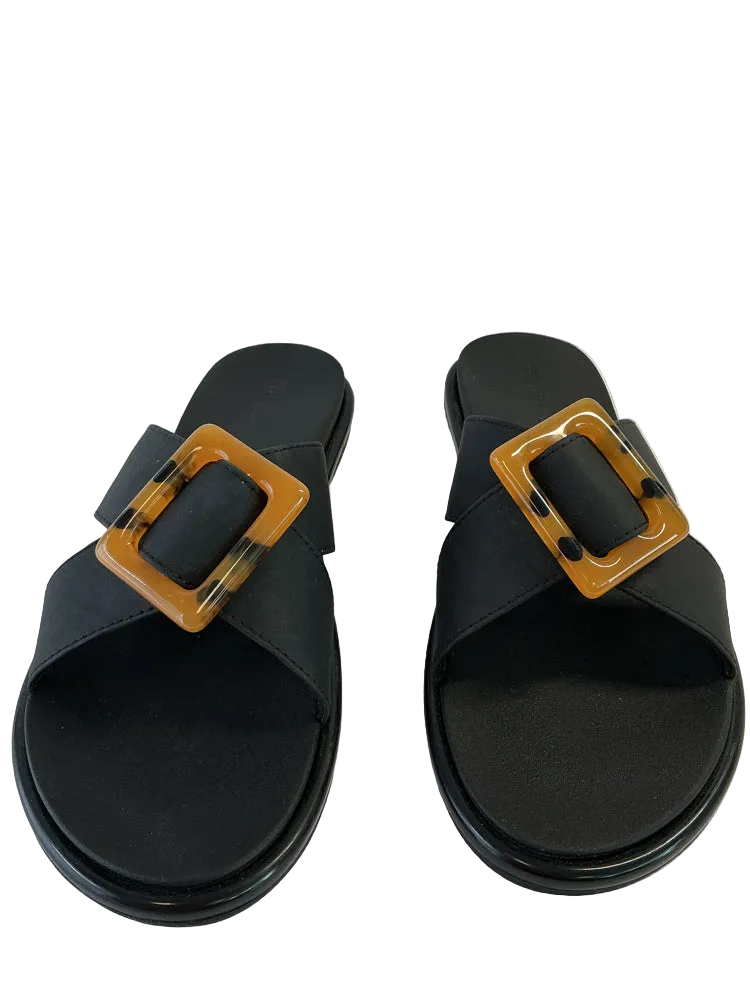 OluKai Shoe Size 8 Black La'i Sandals
