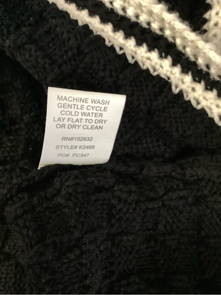 Peace of Cloth Size L Black & White Sweater