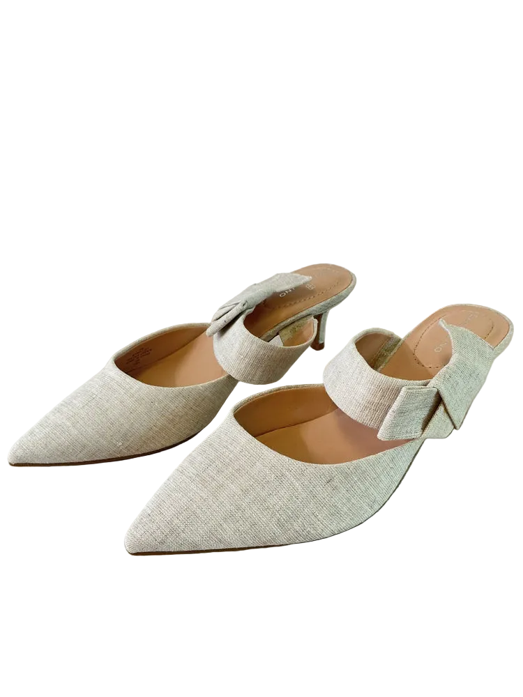 Bandolino Shoe Size 9 Cream Heels