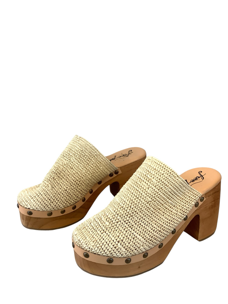 Free People Shoe Size 7.5 Tan Clogs