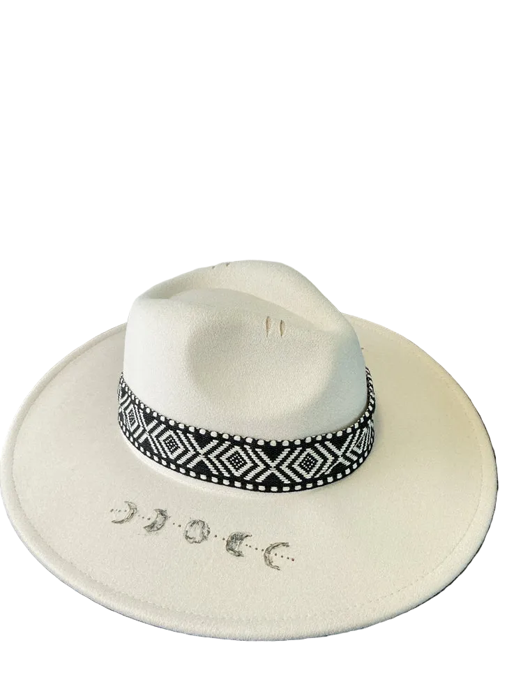 Ab.Lino Cream & Black Hat