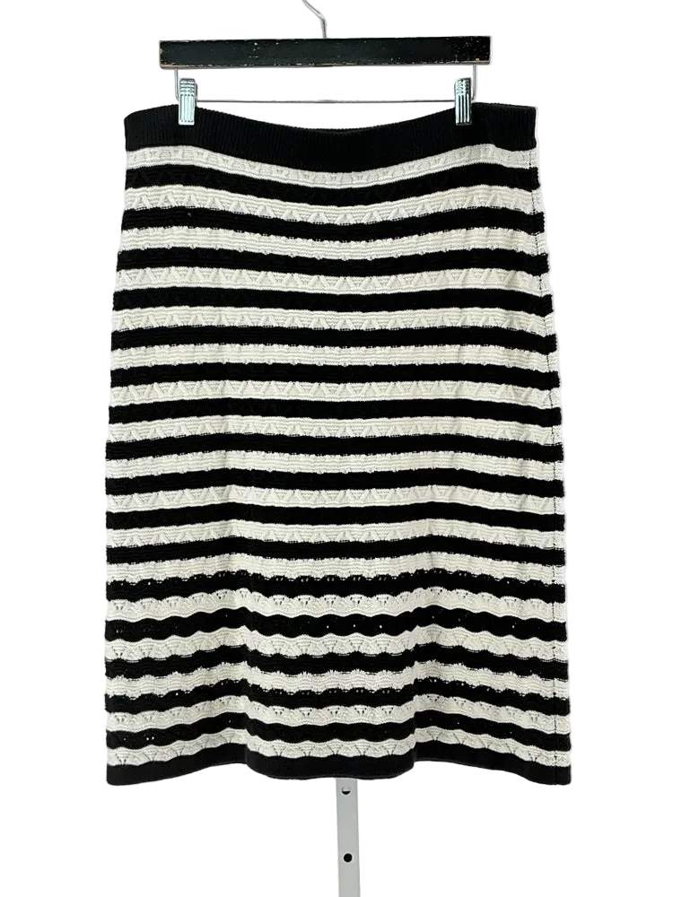 Talbots Size XLP Black & White Skirt