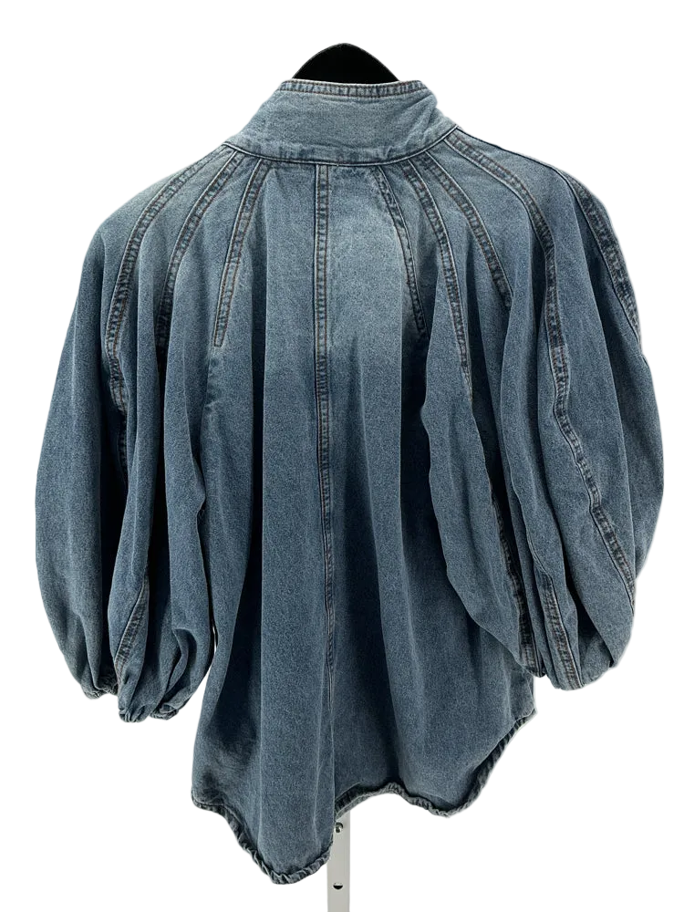 a loves a Size M Denim Shirt