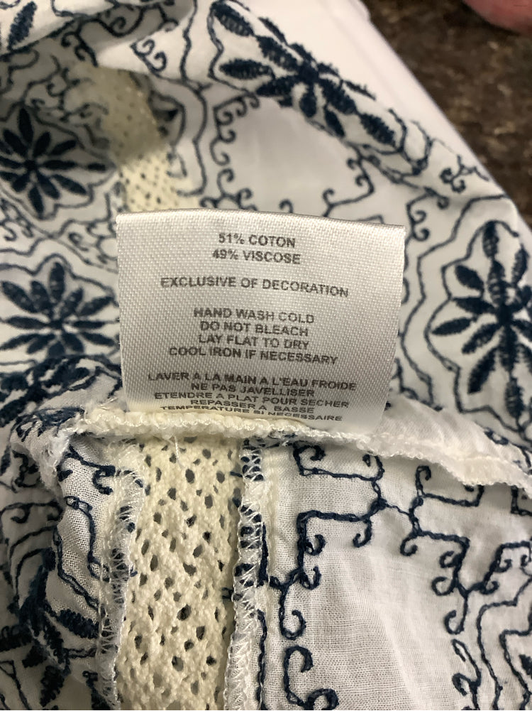 Velvet by Graham Spencer Size M Navy & white Shirt