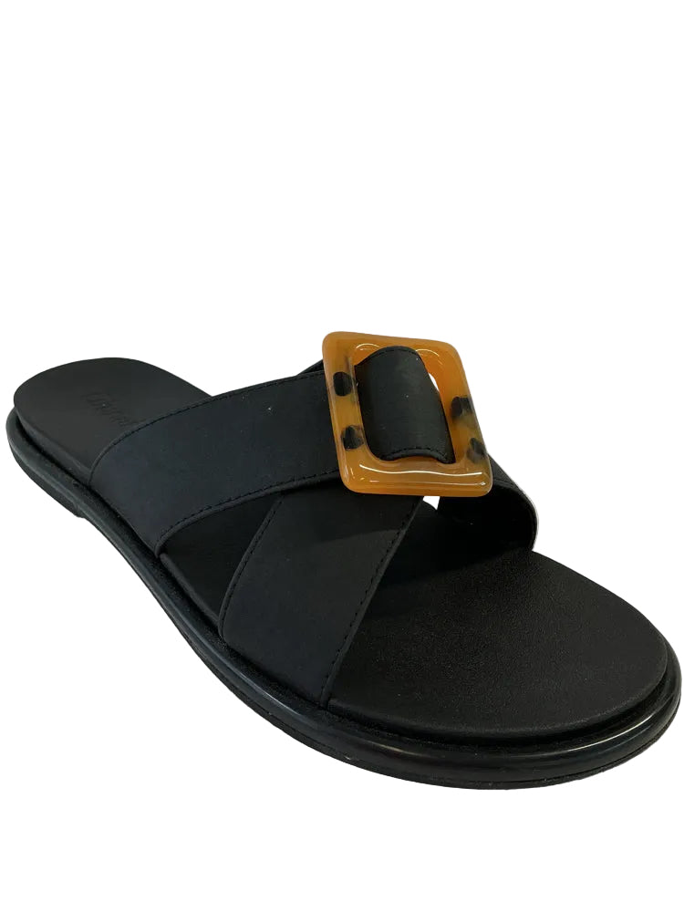 OluKai Shoe Size 8 Black La'i Sandals