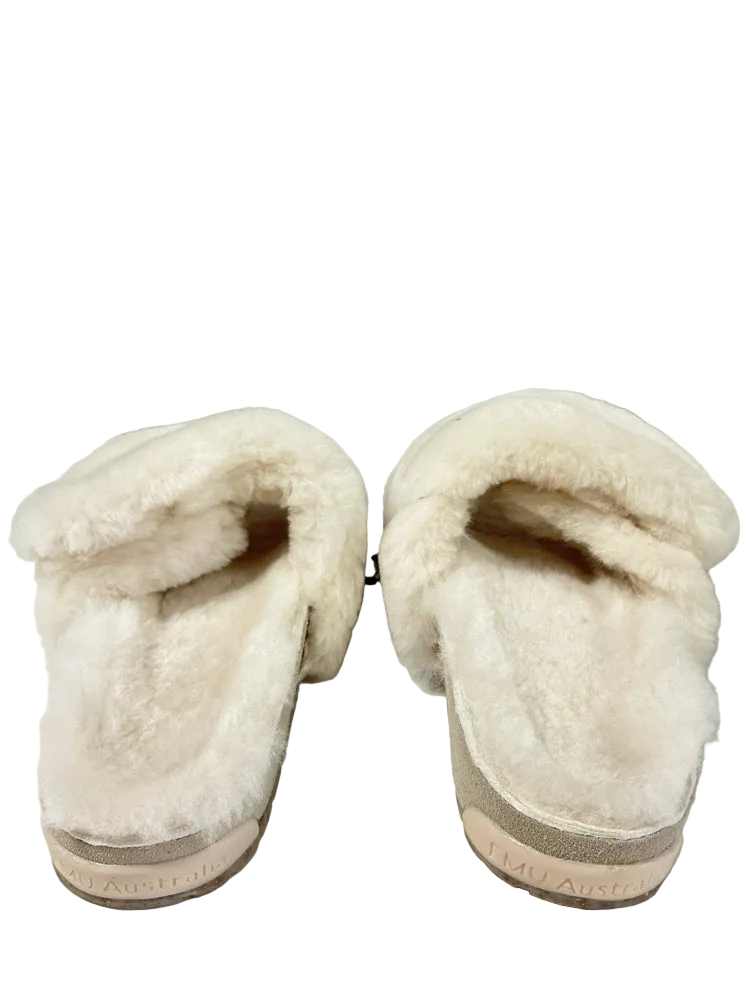 EMU Shoe Size 7 White Slides
