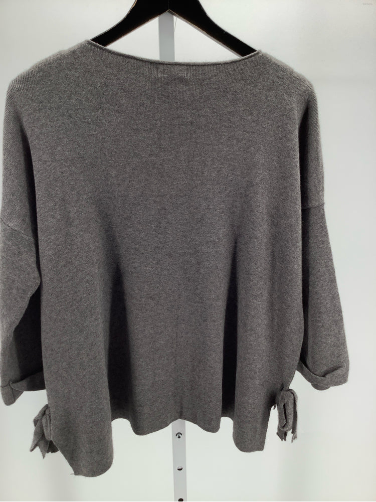 Suzy D Size s/m Gray Sweater
