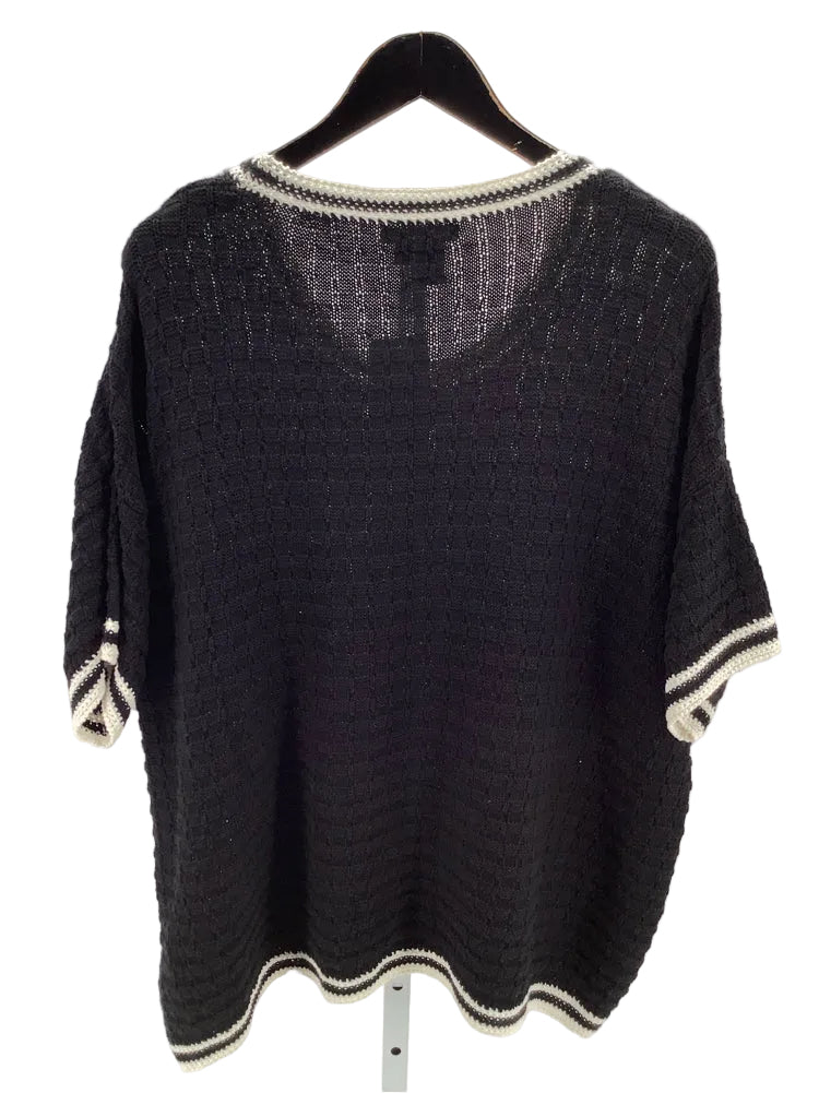 Peace of Cloth Size L Black & White Sweater