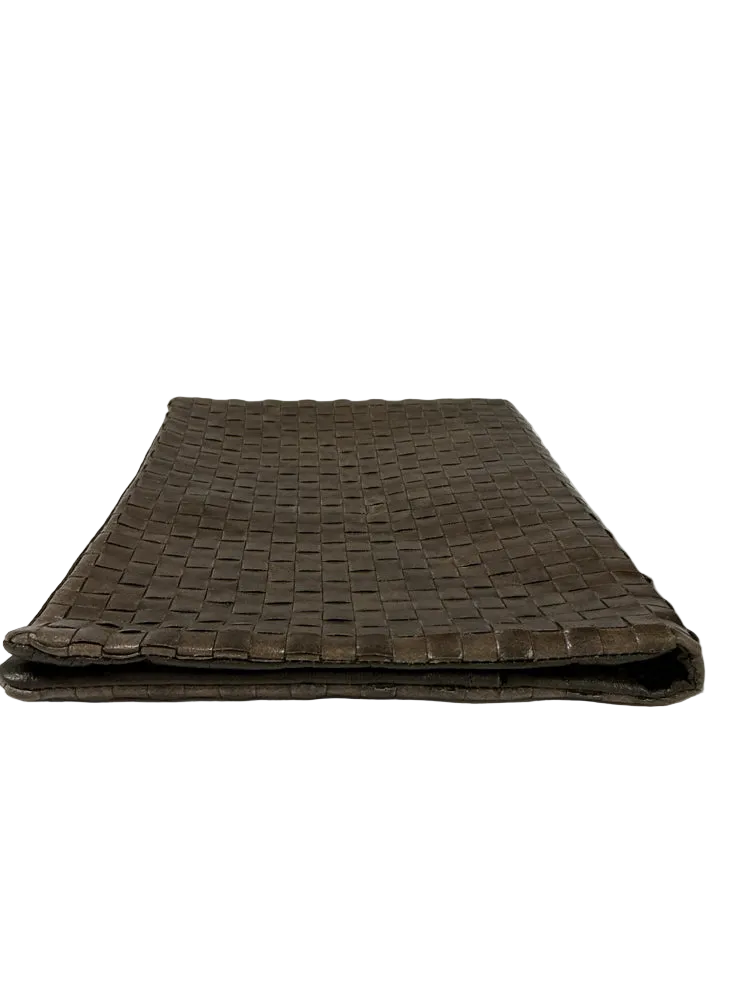 Uashmama Brown Maru Clutch