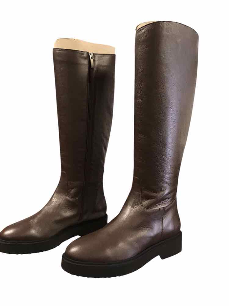 Aquatalia Shoe Size 9 Brown Boots