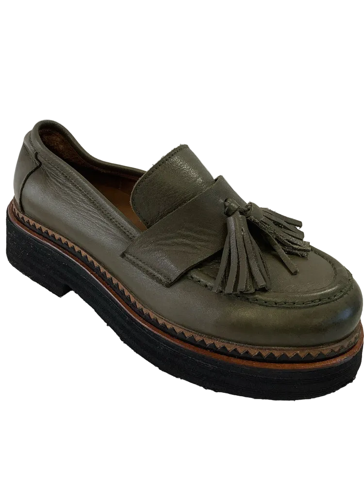 bueno Shoe Size 6 Green Loafers
