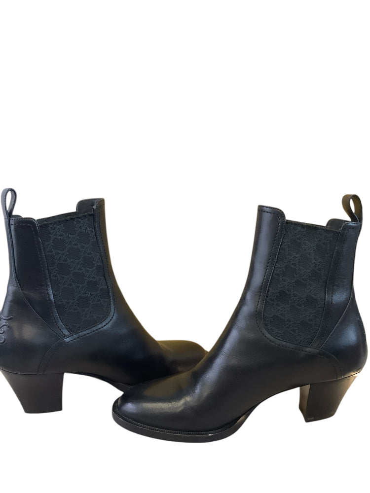 Fendi Shoe Size 7.5 Black Karligraphy Booties