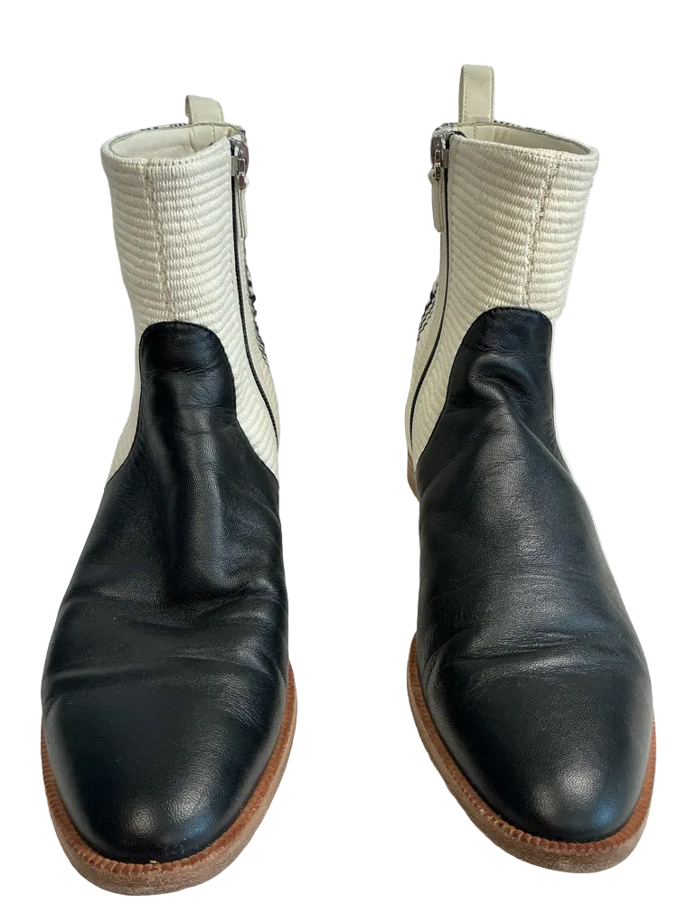 Amambaih Shoe Size 8 Black & White Julia Booties