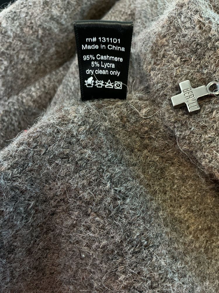 BERYLL Size One Size Brown Sweater
