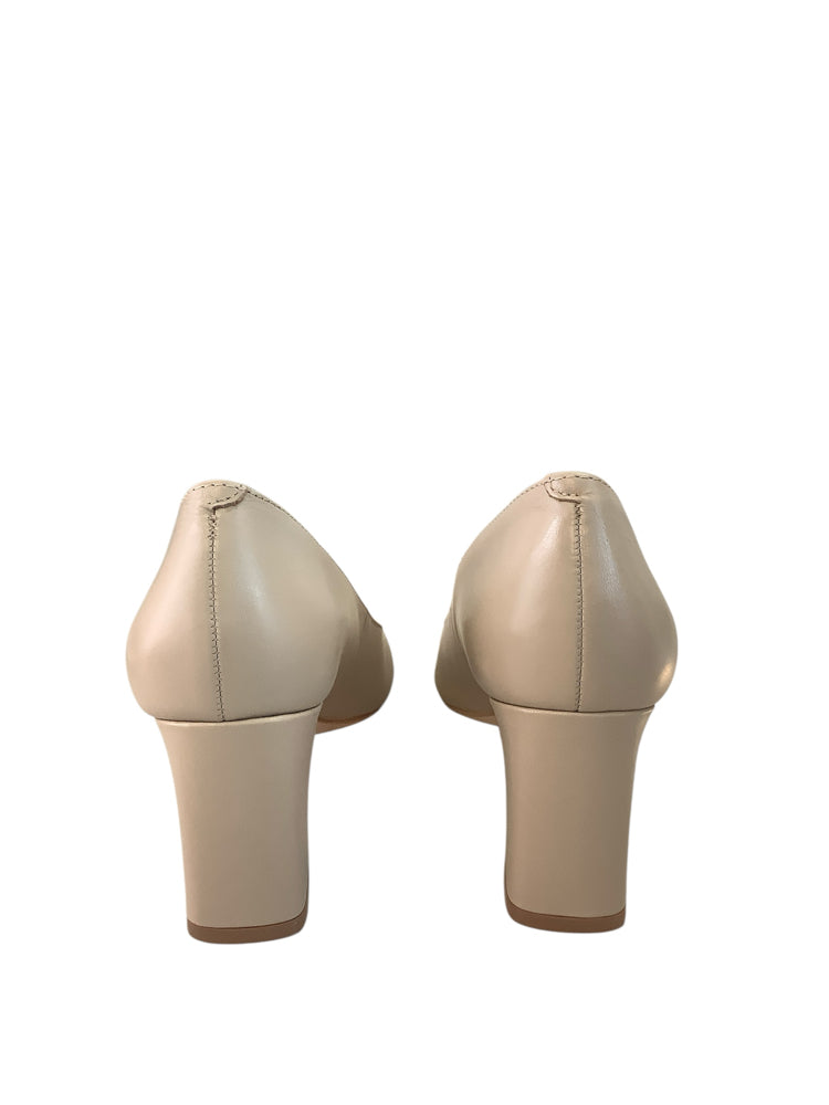 Marc Fisher Shoe Size 6.5 Tan Heels