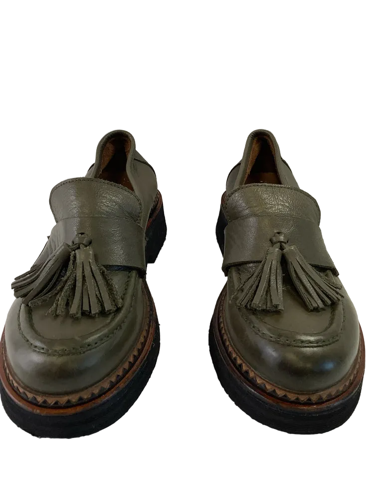 bueno Shoe Size 6 Green Loafers