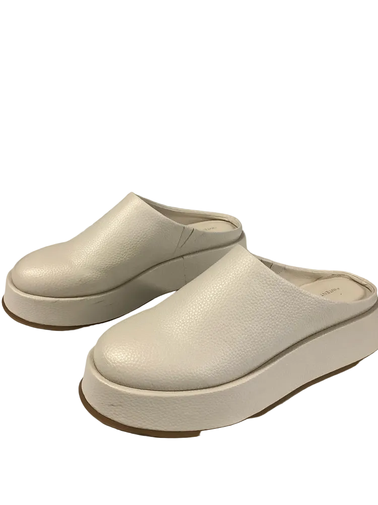Intentionally Blank Shoe Size 7 Cream Risen Mules