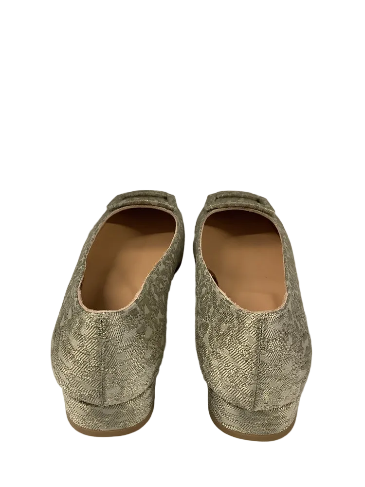 Ann Mashburn Shoe Size 9.5 Gray & Gold Buckle Shoe Flats