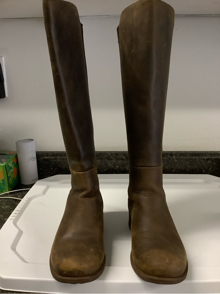 Ugg Shoe Size 7 Brown Vinson Boots