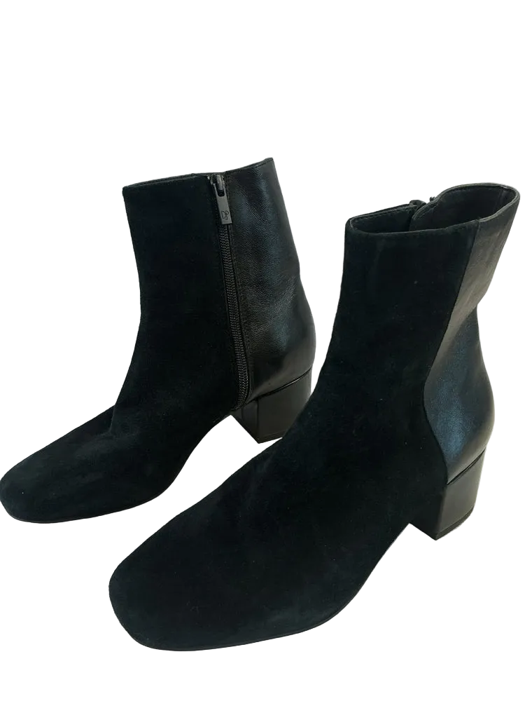 Donald Pliner Shoe Size 7 Black Booties