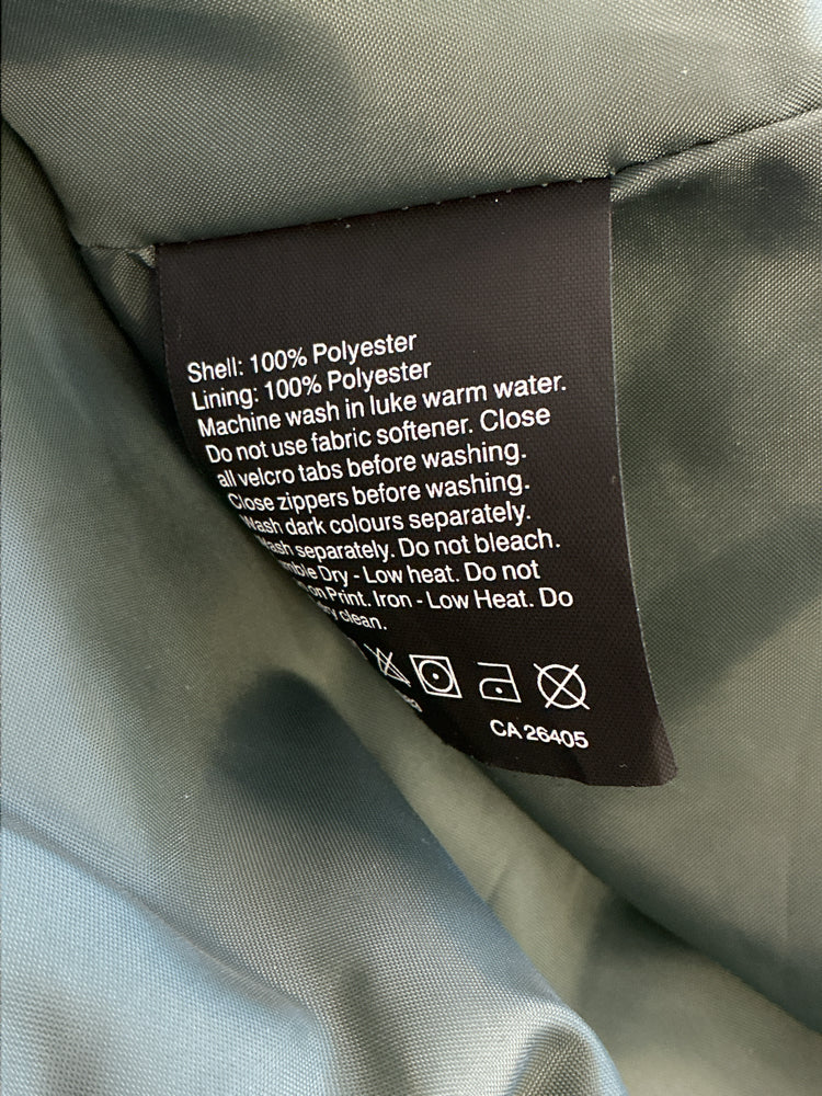 Helly Hansen Size XL Gray & White Jacket