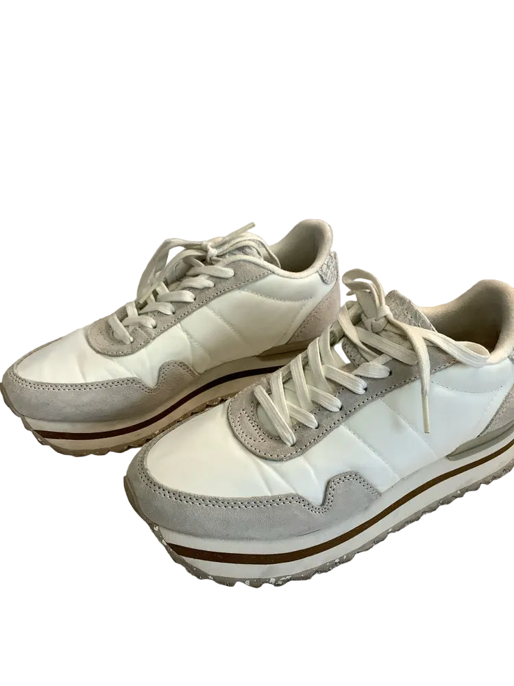 Woden Shoe Size 6.5 White & Gray Sneakers