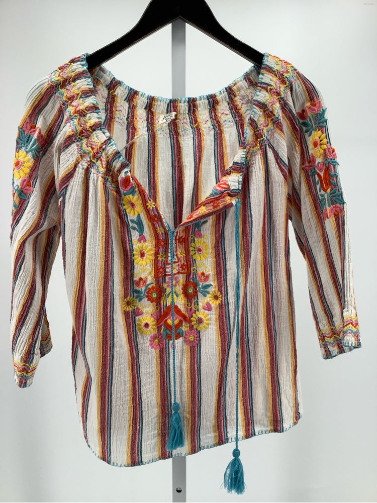 Ivy Jane Size XS Red multi Shirt