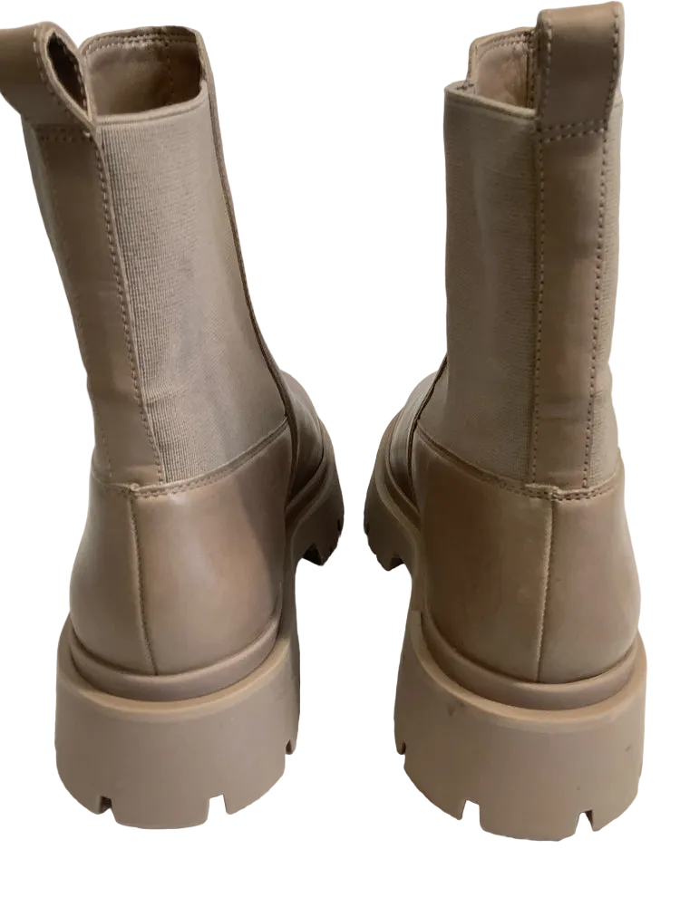 Schutz Shoe Size 7 Taupe Billie Booties