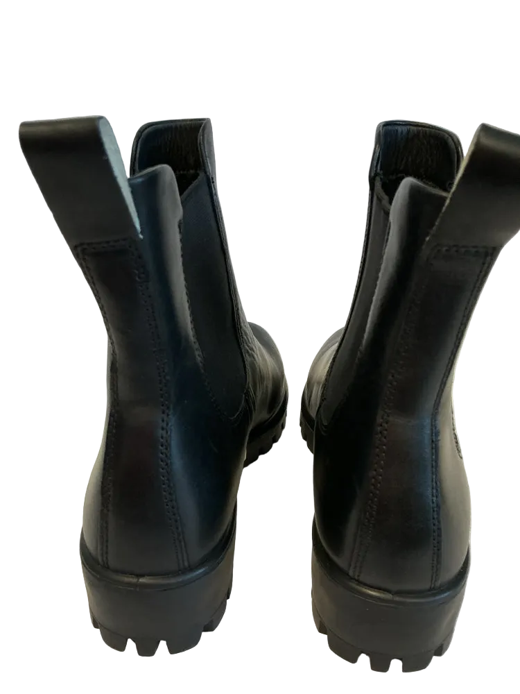 ecco Shoe Size 8.5 Black Booties