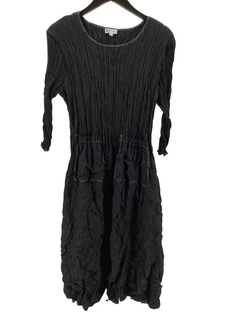 Alquema Size M/L Black Smash Pocket Dress