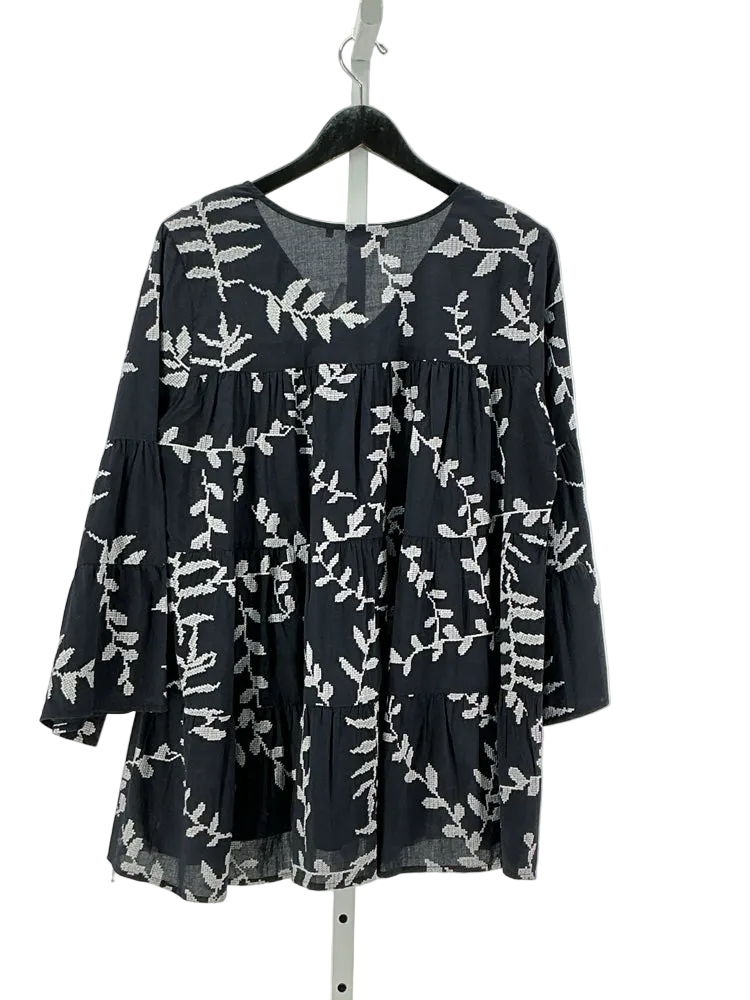 Foil Size 10 Black & White Shirt