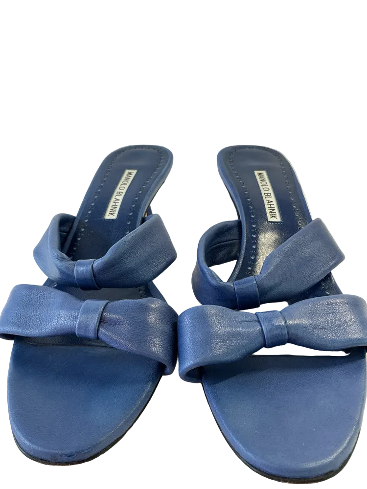 Manolo Blahnik Shoe Size 8.5 Blue Heels