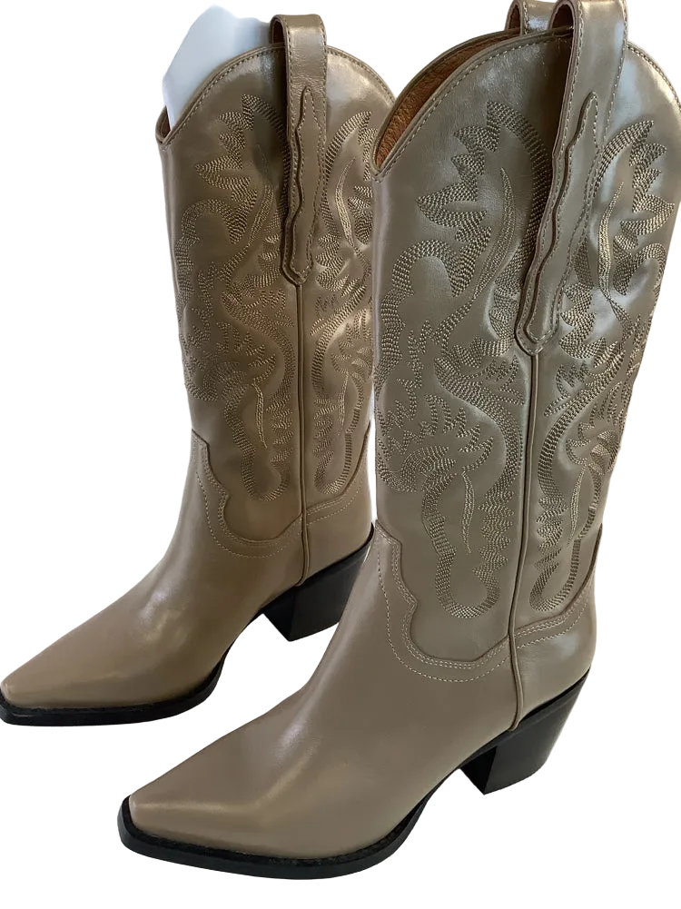 Jeffrey Campbell Shoe Size 5.5 Tan Boots