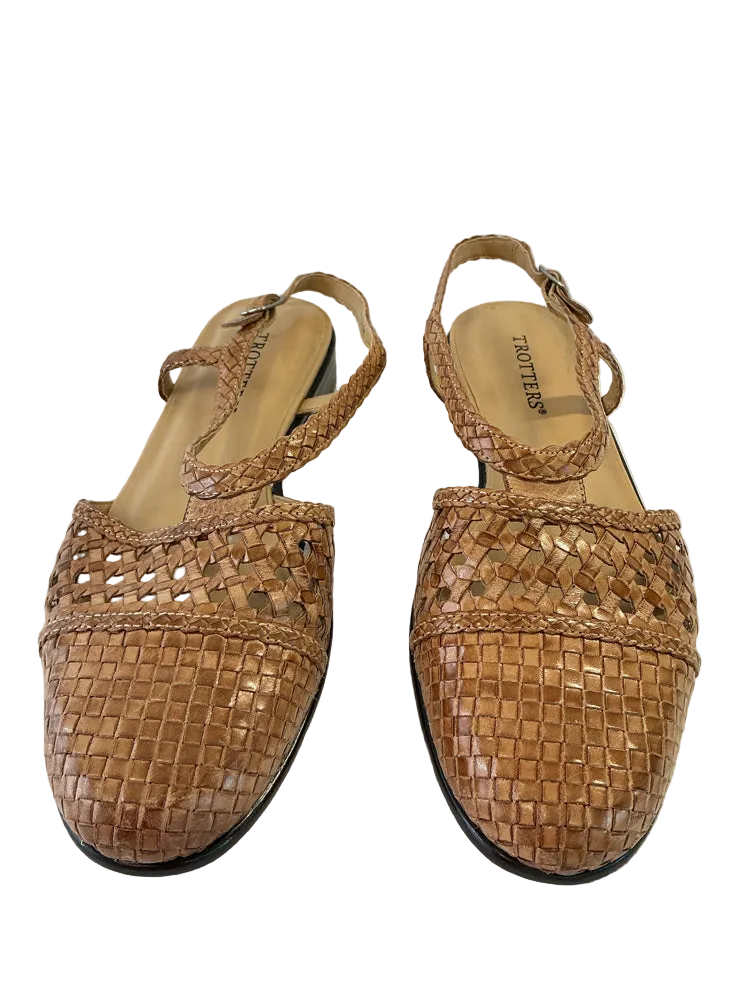 Trotters Shoe Size 8.5 Tan Slingbacks