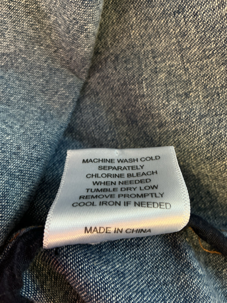 a loves a Size M Denim Shirt
