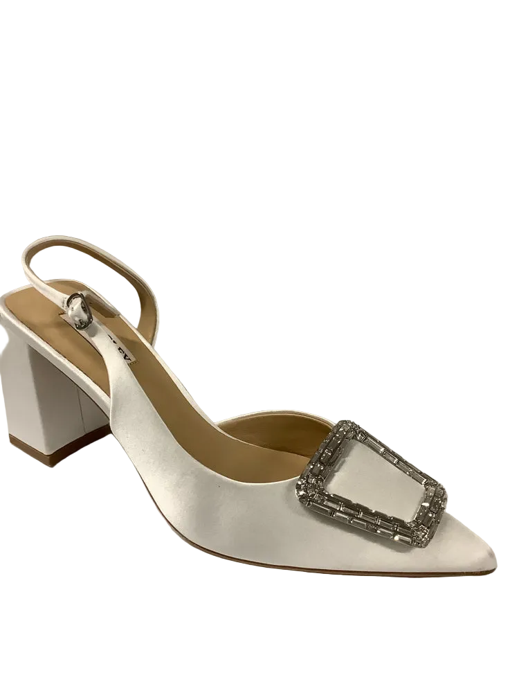 Badgley Mischka Shoe Size 8 White Adaline Heels